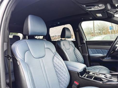 Certified 2025 Kia Sorento SX Prestige image 15