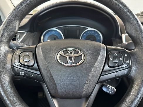Used 2016 Toyota Camry LE FWD image 28