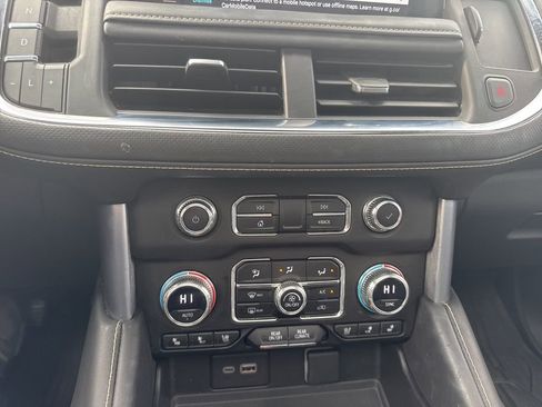 Used 2023 GMC Yukon SLT w/ SLT Luxury Package image 32