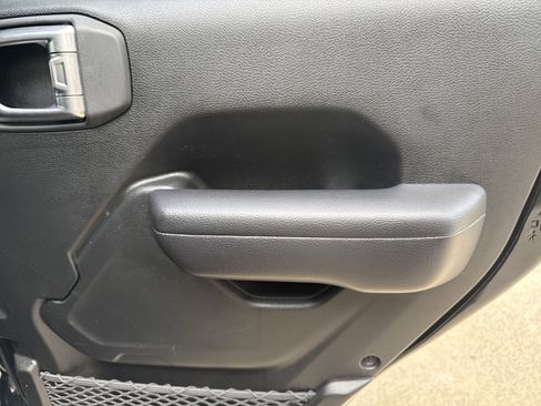 Used 2019 Jeep Wrangler Unlimited Rubicon image 19