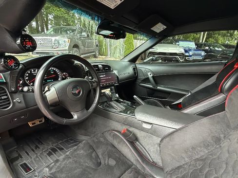 Used 2009 Chevrolet Corvette Coupe RWD image 17