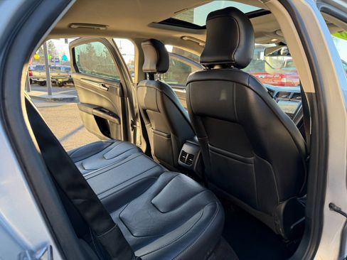 Used 2019 Ford Fusion Titanium image 10