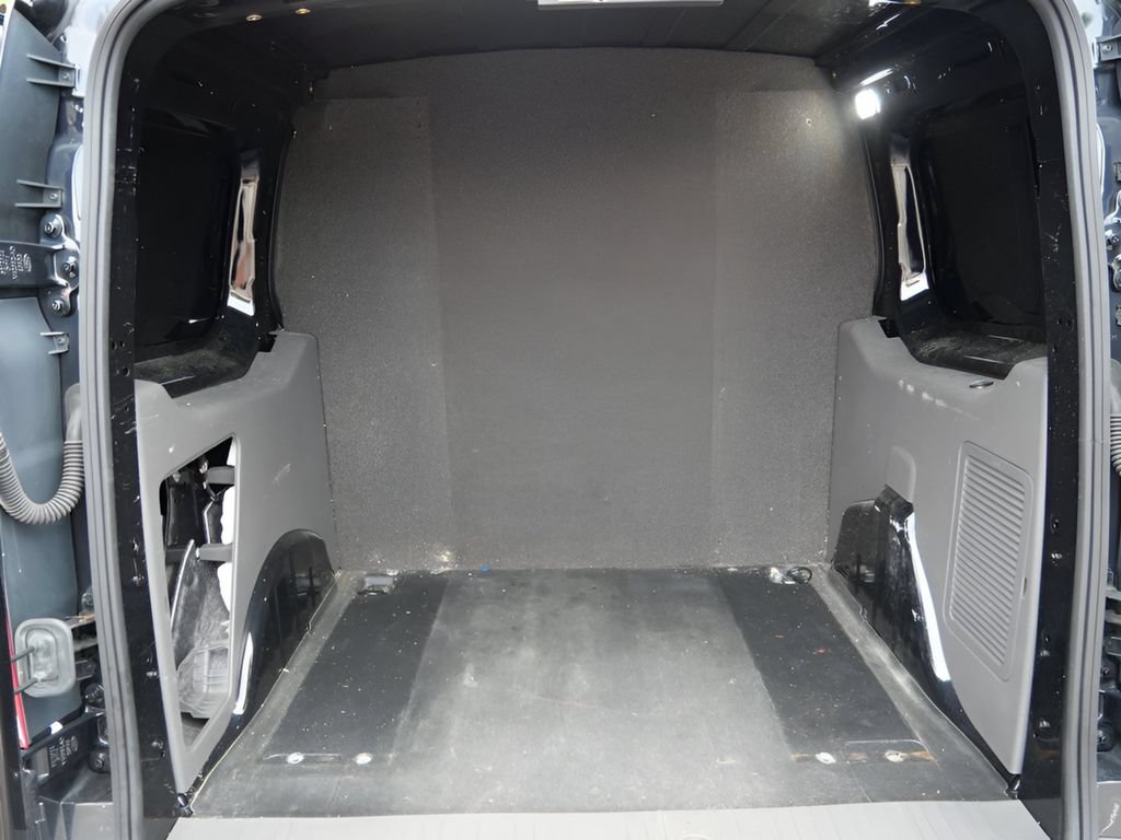 Used 2022 Ford Transit Connect XLT FWD image 12