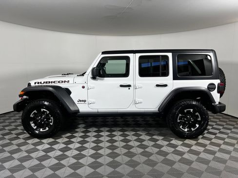 Used 2025 Jeep Wrangler Unlimited Rubicon AWD/4WD image 8