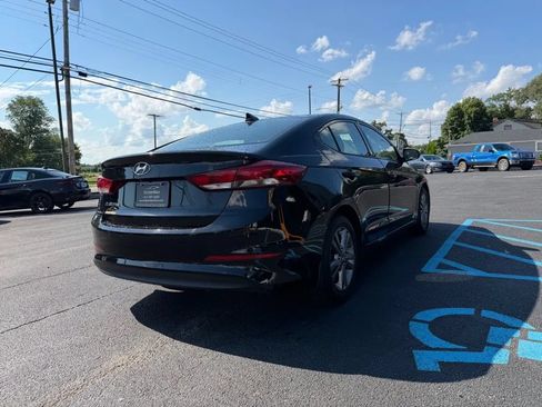 Used 2018 Hyundai Elantra SEL FWD image 3