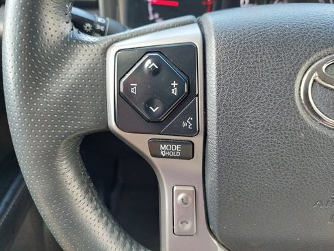 Used 2020 Toyota 4Runner SR5 AWD/4WD image 19