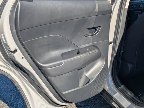 Used 2026 Hyundai Kona SE image 18