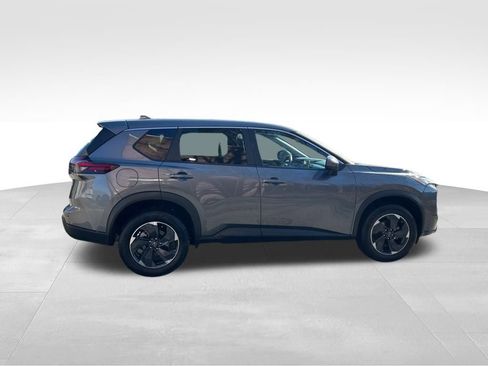 Used 2024 Nissan Rogue SV image 7