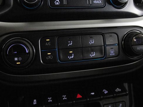 Used 2019 Chevrolet Colorado ZR2 image 23