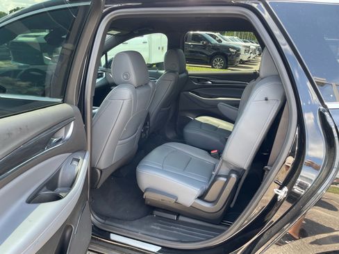 Used 2024 Buick Enclave Essence w/ Sport Touring Edition FWD image 5