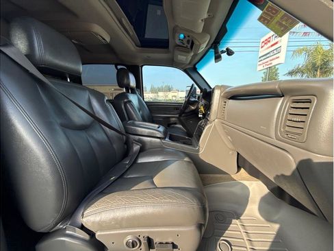 Used 2006 GMC Sierra 3500 SLT w/ Heavy-Duty Power Package image 14