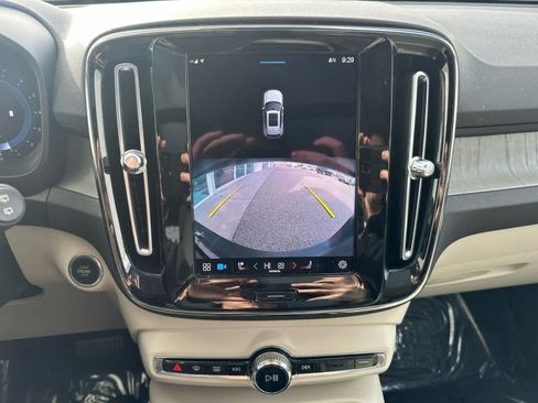 Used 2023 Volvo XC40 B5 Plus w/ Protection Package Premier image 20