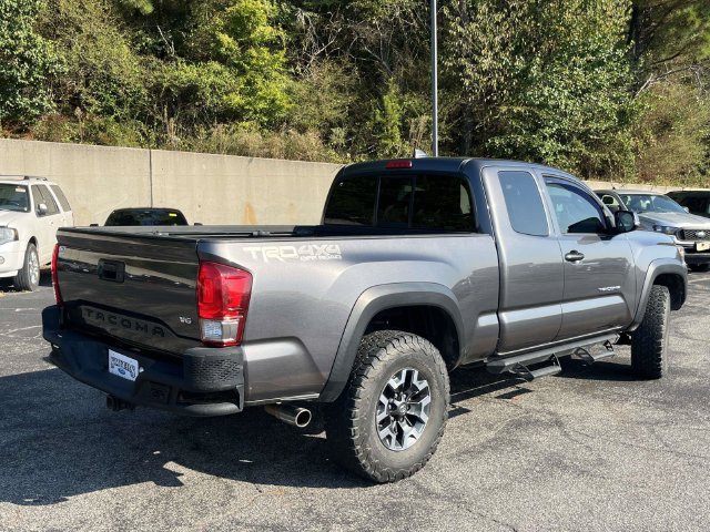 Used 2017 Toyota Tacoma TRD Off-Road w/ Tow Package AWD/4WD image 3