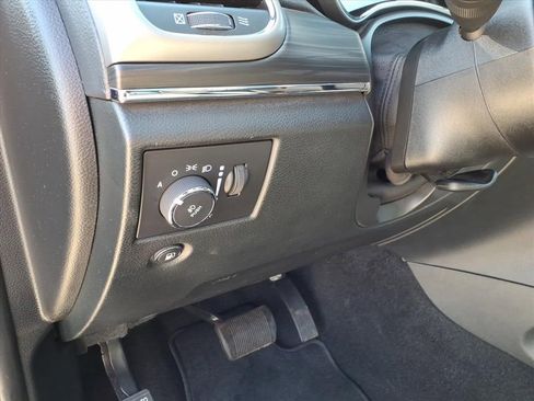 Used 2022 Jeep Grand Cherokee Limited image 17