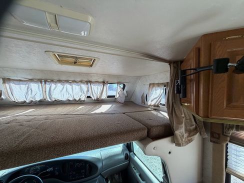 Used 2002 Ford E-350 and Econoline 350 Super Duty image 22