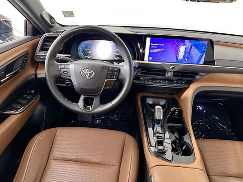 Used 2025 Toyota Crown Signia AWD/4WD image 24