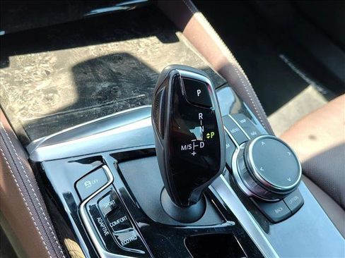 Certified 2023 BMW M550i xDrive AWD/4WD image 4