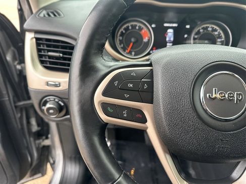 Used 2017 Jeep Cherokee High Altitude image 29