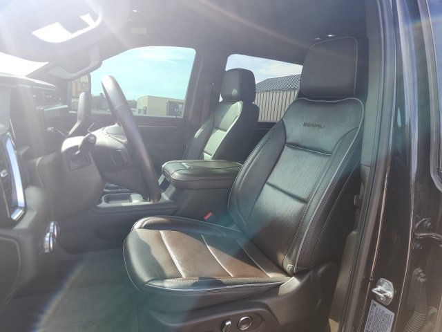 Used 2025 GMC Sierra 3500 Denali AWD/4WD image 10