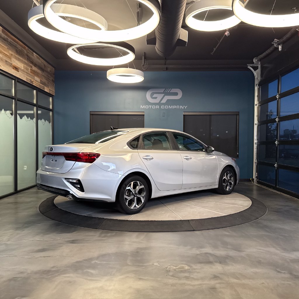 Used 2021 Kia Forte LXS FWD image 3