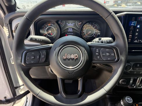 Used 2024 Jeep Wrangler Sport AWD/4WD image 15
