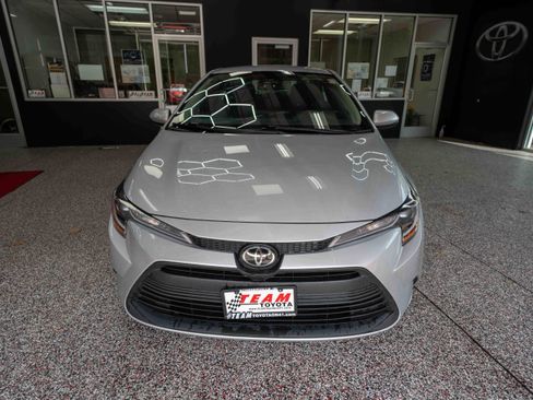 Used 2023 Toyota Corolla LE image 6