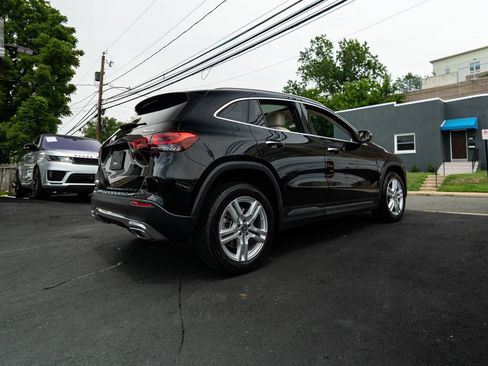 Used 2022 Mercedes-Benz GLA 250 4MATIC w/ Premium Package Lite image 3
