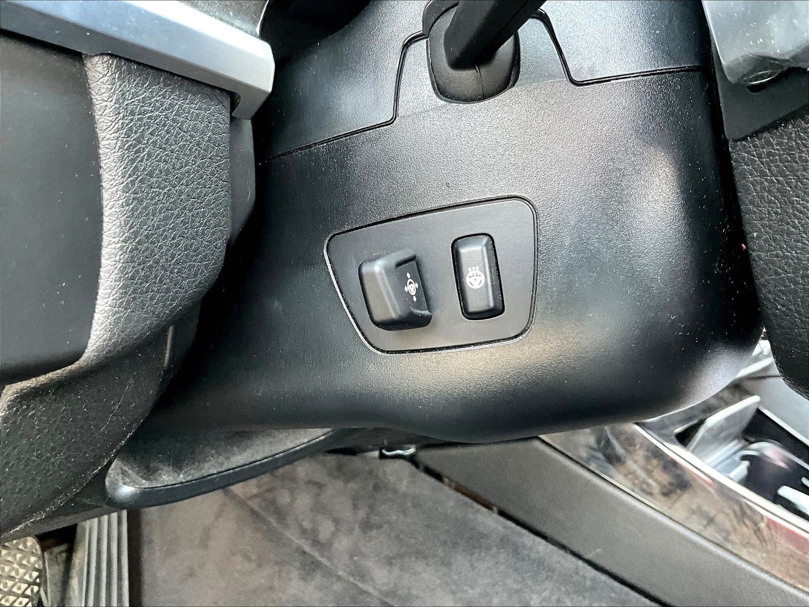 Used 2012 BMW 650i Convertible RWD image 36