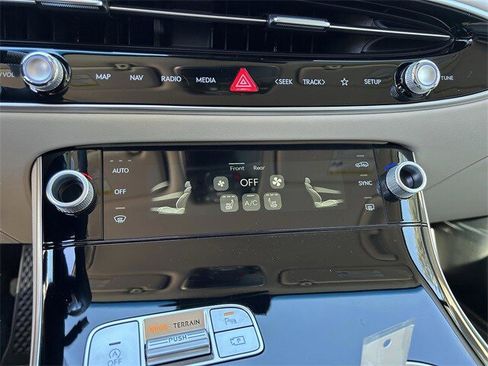 New 2026 Genesis GV70 2.5T image 24