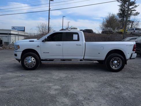 Used 2022 RAM 3500 Big Horn w/ Level C Equiment Group image 5
