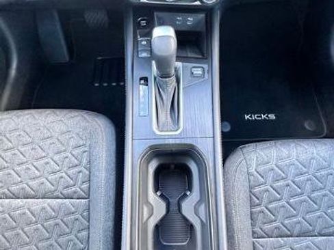 Certified 2025 Nissan Kicks SV image 20