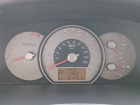 Used 2007 Kia Rondo LX FWD image 21