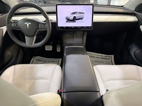 Used 2022 Tesla Model Y Performance AWD/4WD image 23