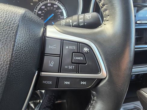 Used 2022 Toyota Highlander XLE image 21