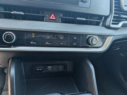 Used 2023 Kia Sportage LX image 13