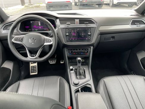 Used 2023 Volkswagen Tiguan SE R-Line AWD/4WD image 11