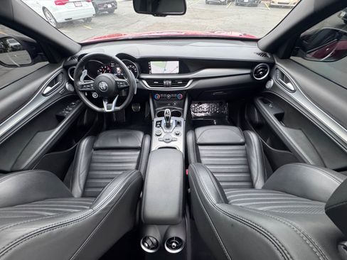 Used 2022 Alfa Romeo Stelvio Veloce AWD/4WD image 18