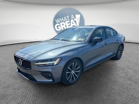 Used 2021 Volvo S60 T5 Momentum image 8