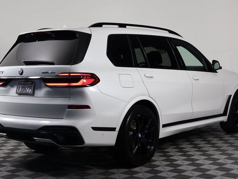 Used 2024 BMW X7 xDrive40i w/ Executive Package AWD/4WD image 4