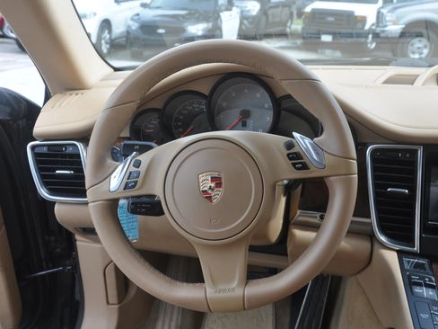 Used 2013 Porsche Panamera 4S image 33