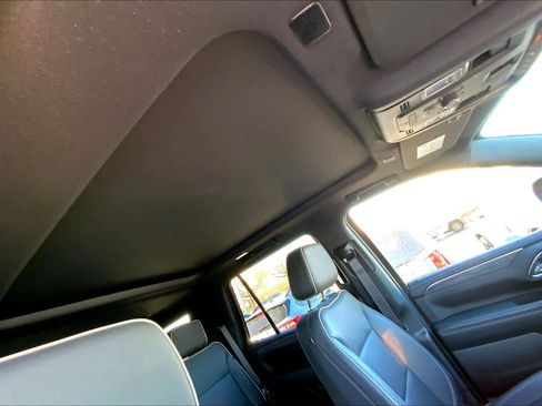 Used 2022 GMC Yukon SLT w/ SLT Premium Package image 18