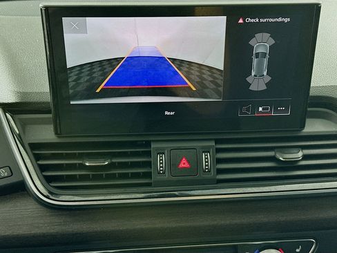 Used 2021 Audi Q5 Premium w/ Convenience Package image 22