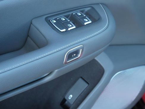 New 2024 VinFast VF 9 Plus AWD/4WD image 36