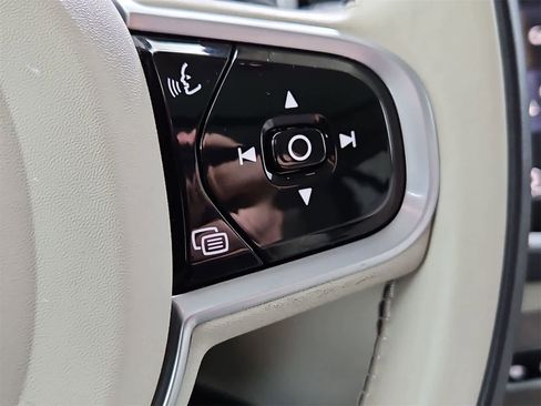 Used 2022 Volvo XC90 T6 Inscription w/ Advanced Package image 26