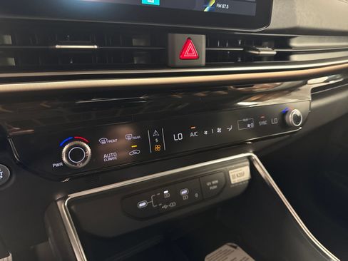 New 2026 Kia Carnival SX Prestige FWD image 18
