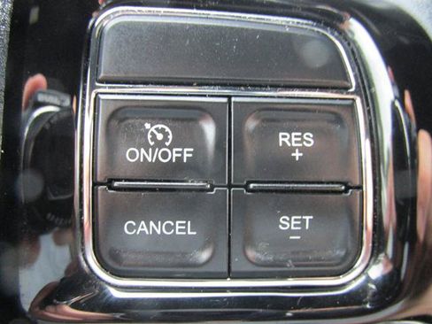 Used 2019 Dodge Grand Caravan SXT FWD image 15