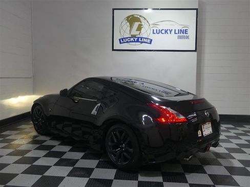 Used 2017 Nissan 370Z Coupe image 11