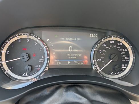Used 2025 Toyota Highlander XLE AWD/4WD image 30