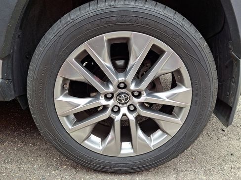 Used 2019 Toyota RAV4 XLE Premium w/ Cold Weather Package image 4