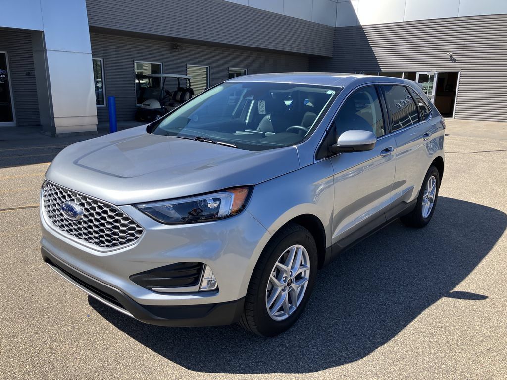Used 2024 Ford Edge SEL w/ Convenience Package AWD/4WD image 2